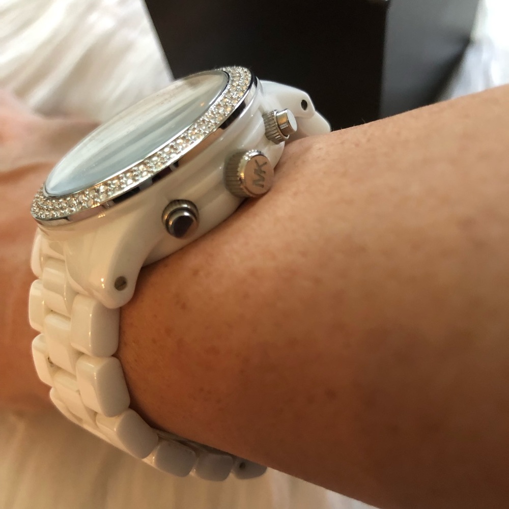 Authentic Michael Kors White Ceramic Watch - Picture 6 of 9